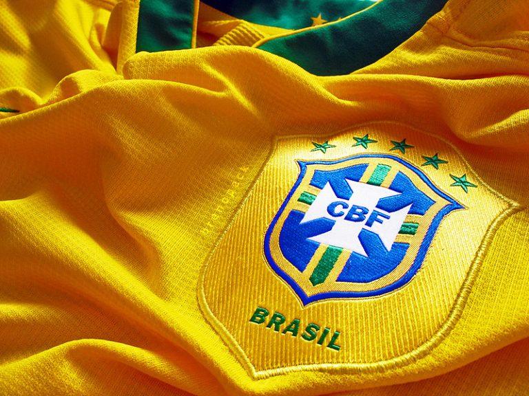 Nike faz acordo com MPF e proíbe termos cristãos em personalização de camisas da Seleção