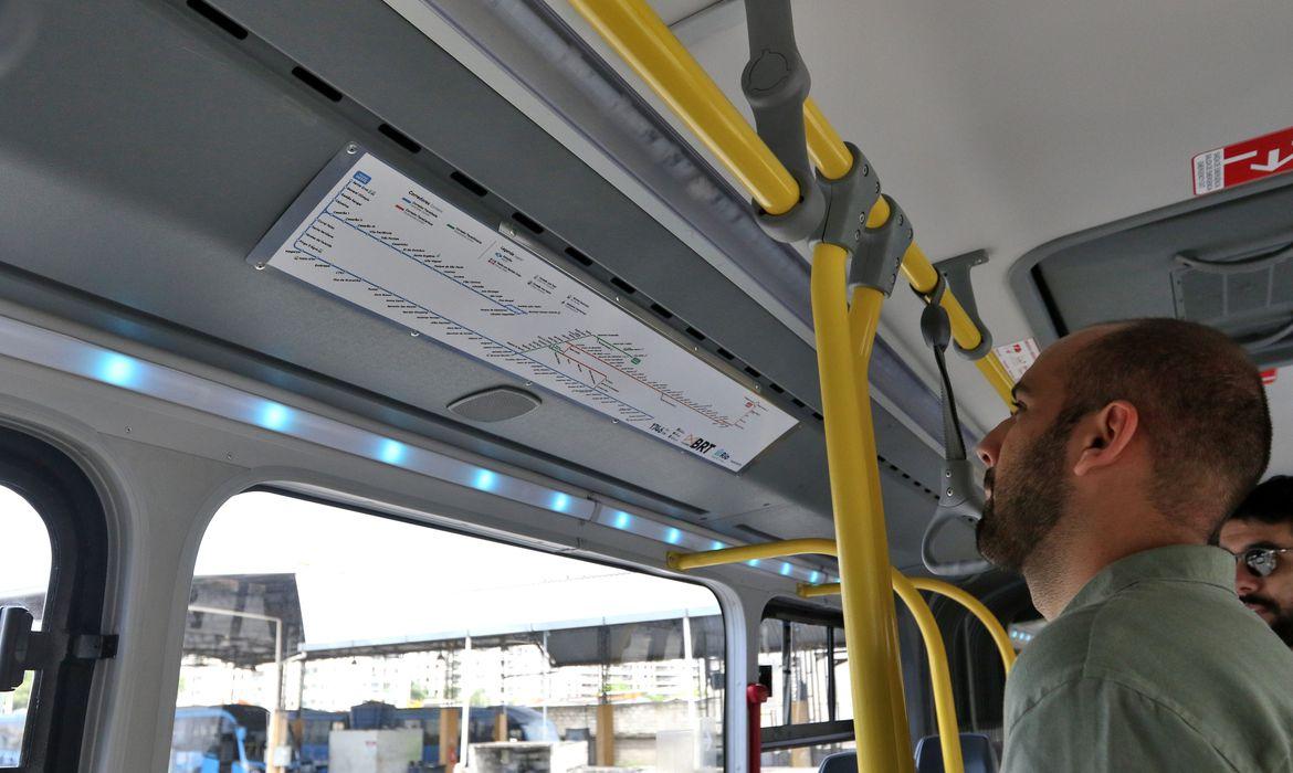 No Rio, moradores ganham canal para exigir ar condicionado nos ônibus