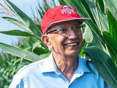 Produção de alimentos do Brasil contribui com a paz mundial, diz vencedor do Prêmio Nobel