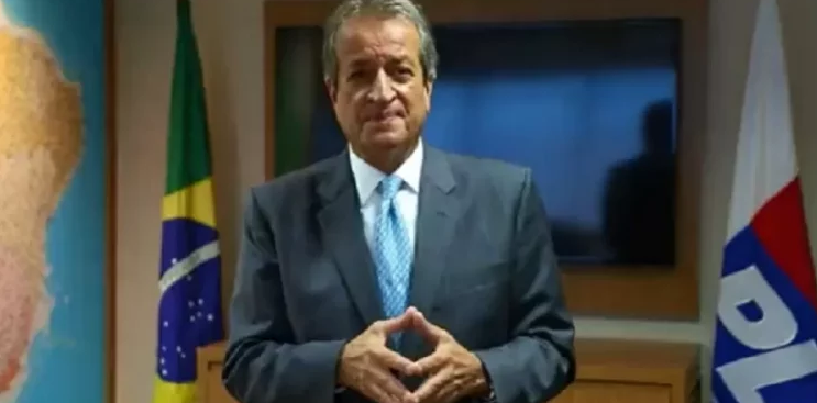 Valdemar Costa Neto fará comunicado à imprensa nesta tarde