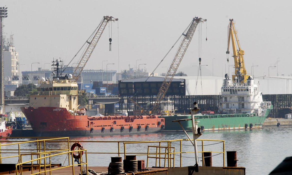 Balança comercial registra superávit de US$ 6,67 bi em novembro