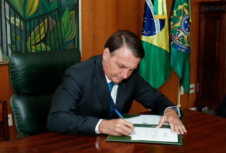Bolsonaro nomeia militares e embaixadores para novos cargos