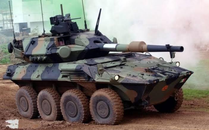 Desembargador mantém suspensa compra de blindados do Exército