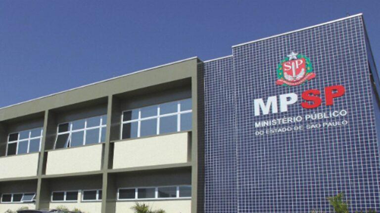MP recomenda fim do Pai Nosso em escola após professora questionar prática da oração