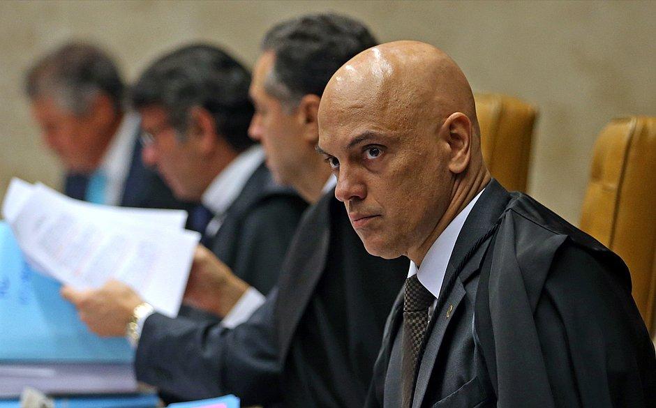 Moraes manda prender jornalista Oswaldo Eustáquio e humorista Bismark Fugazza do Canal Hipócritas