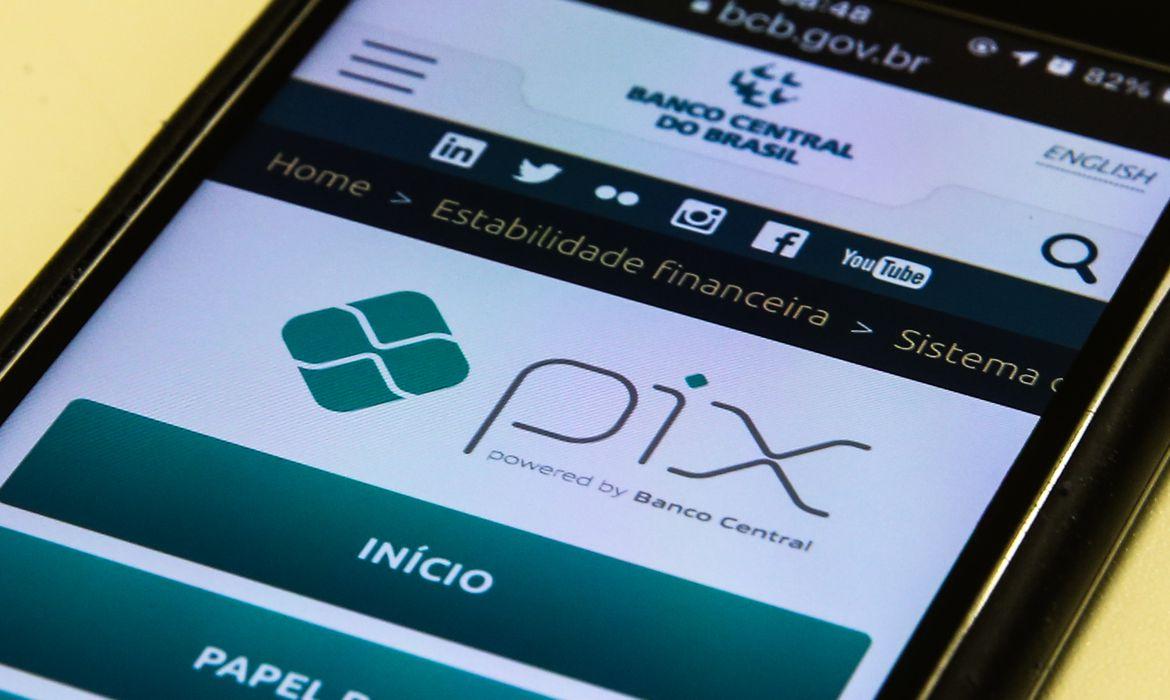 Pix bate recorde de transações em dia de pagamento do 13º salário