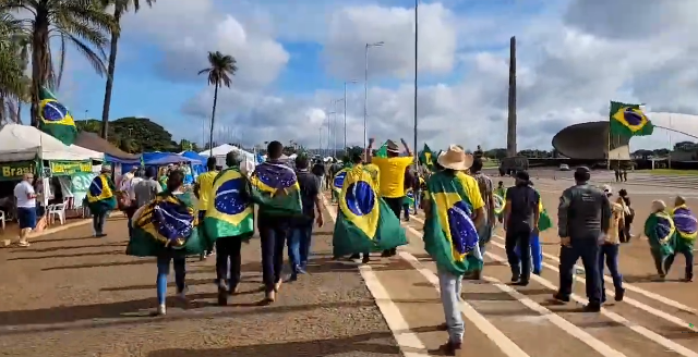 PM desiste de remover acampamento no QG de Brasília