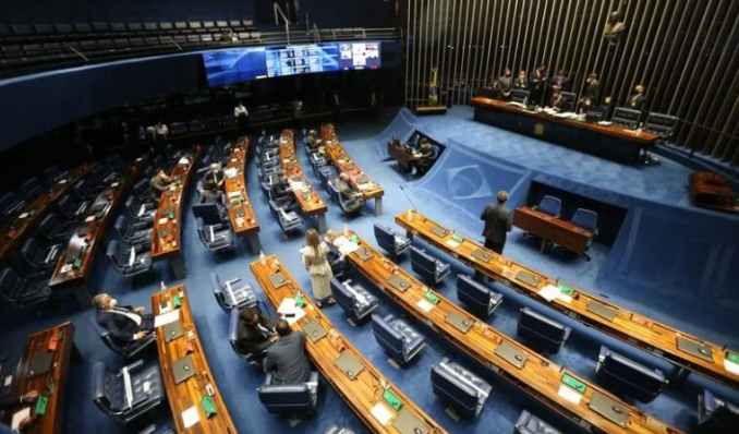 Reajuste salarial para servidores do Senado é aprovado