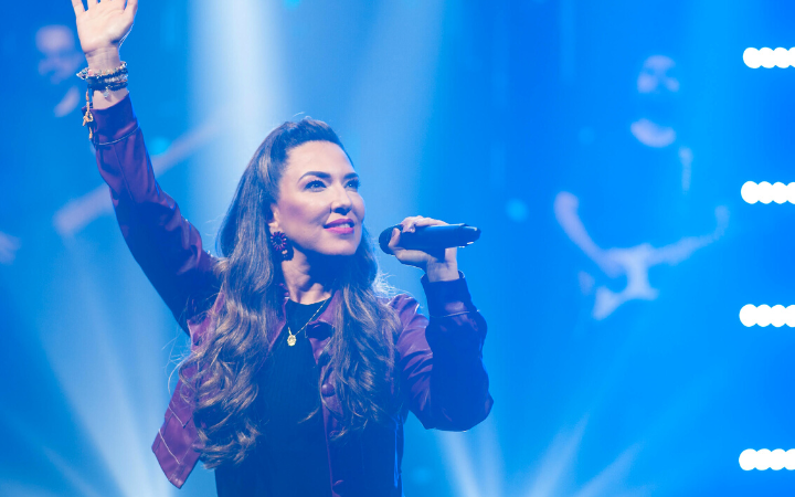 Aline Brasil lança o single Para Sempre Cantarei, que fará parte de seu novo álbum