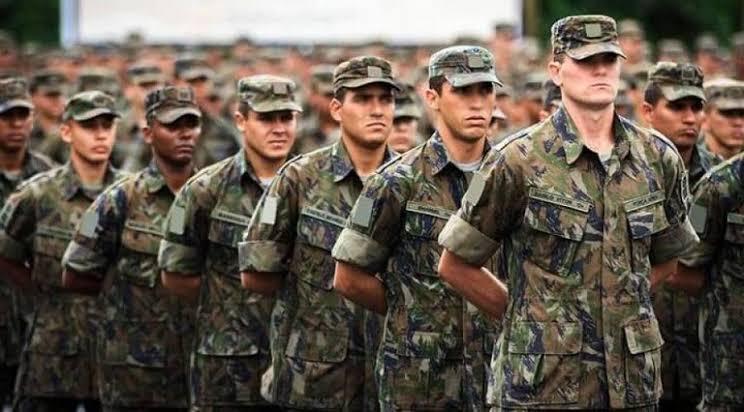 Deputado prepara projeto para acabar com alistamento militar obrigatório
