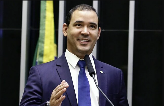 Deputado quer lei para impedir uso do BNDES para outros países