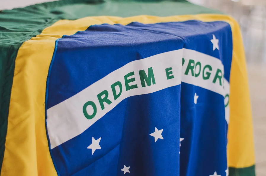“Deus dos evangélicos participou de golpe”, diz site esquerdista