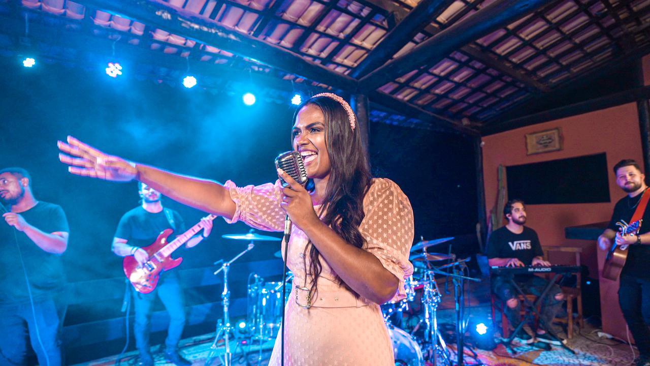 “Estratégia” é o novo single de Elisane Silva pela Manah Music