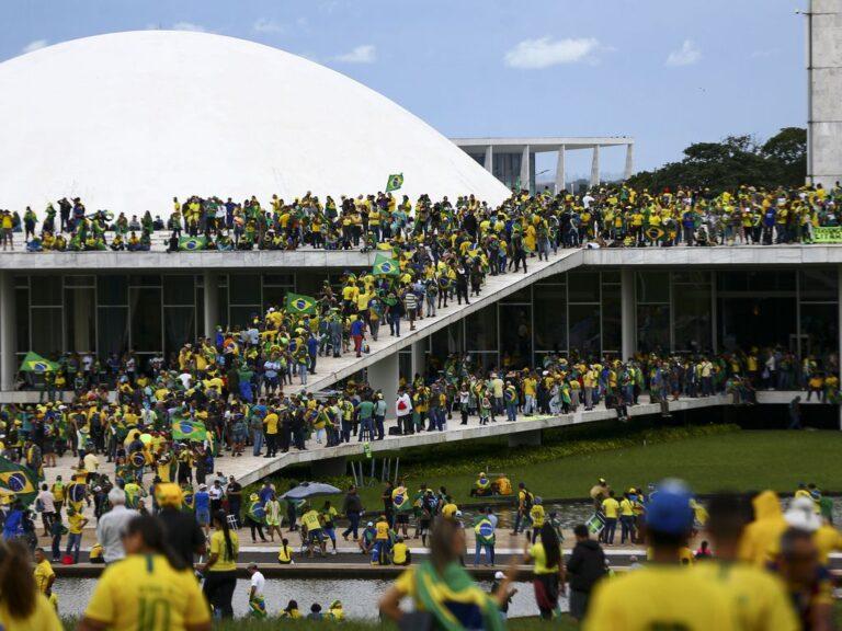 General dispensou Pelotão de Choque no dia 8 de janeiro, diz Veja
