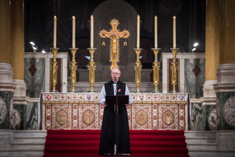 Igreja Anglicana veta casamento gay