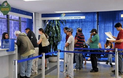 INSS: beneficiários receberão pagamentos com valores reajustados a partir desta quarta-feira (25)