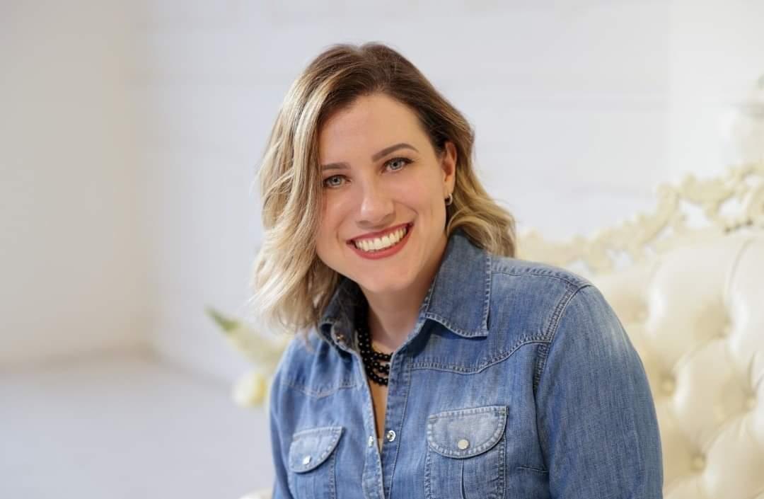 Juliana Velloso clama “Jesus” em seu primeiro single de 2023