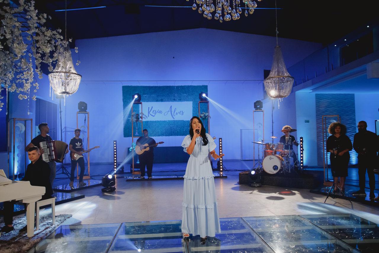 Kesia Alves lança “Eu Cuido”, tocando corações com o amor de Deus