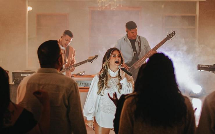 Kherem Carvalho lança seu novo single - Pelos Séculos Dos Séculos