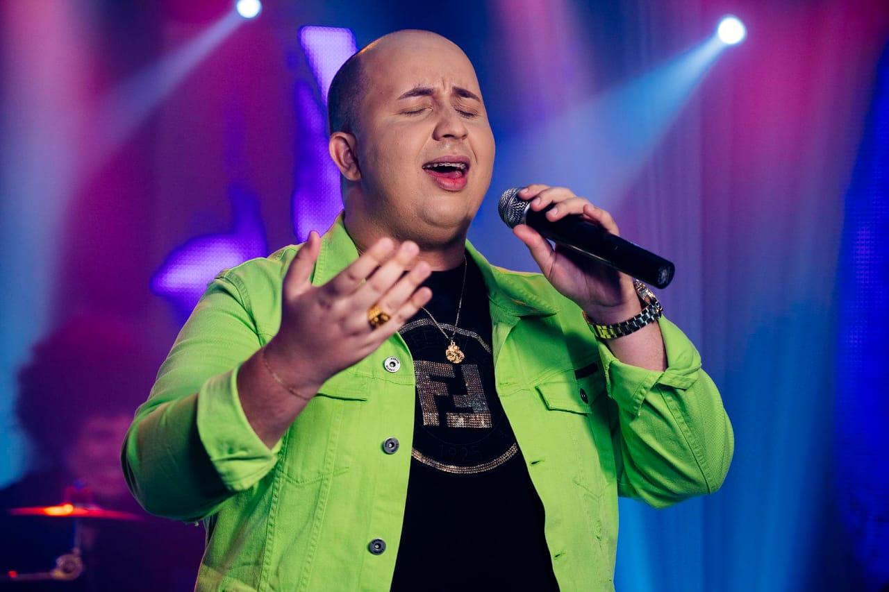Lucas Garcias comemora 10 anos de carreira com novo single “Na Mão de Deus”