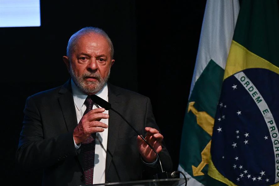 Lula veta R$ 4 bi para pesquisa e novos cargos em universidades