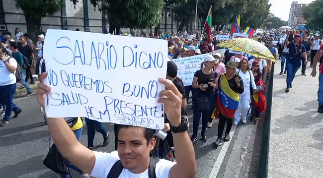 “Marcha das panelas vazias”: milhares de venezuelanos voltam a protestar contra Maduro