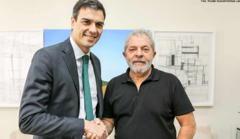 Na Espanha, milhares saem às ruas pela renúncia do socialista Pedro Sánchez