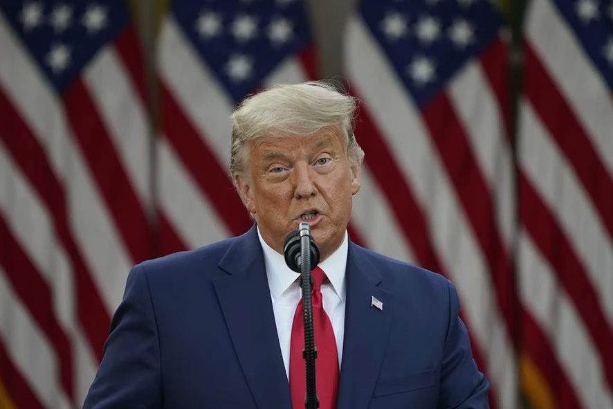 Trump anuncia plano contra influência chinesa nos EUA