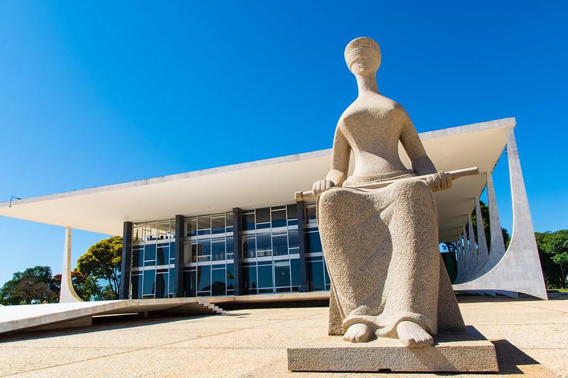 Brasileiro vai pagar imposto até na morte: STF libera cobrança de ISS em cemitérios