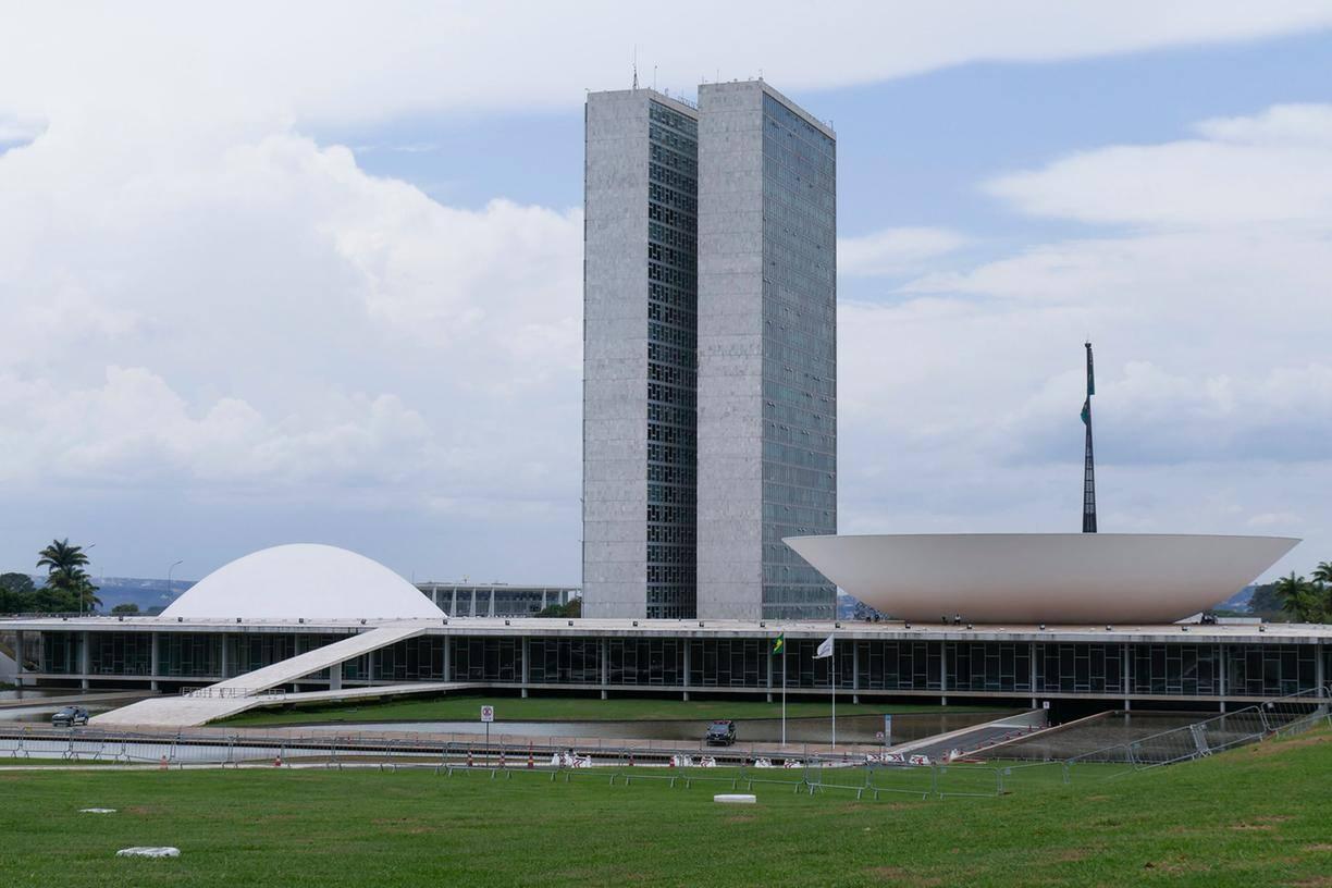 Câmara e Senado emendam folga do carnaval e votações voltam só em março