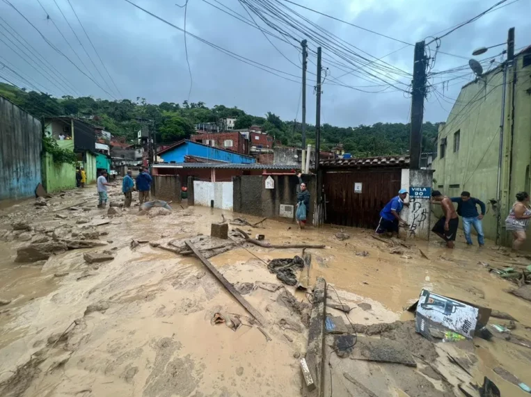 Chuvas causam 36 mortes e 40 estão desaparecidos em SP