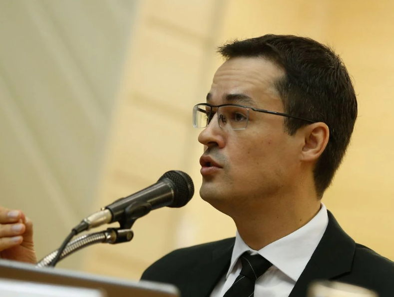 Dallagnol quer restringir indultos natalinos