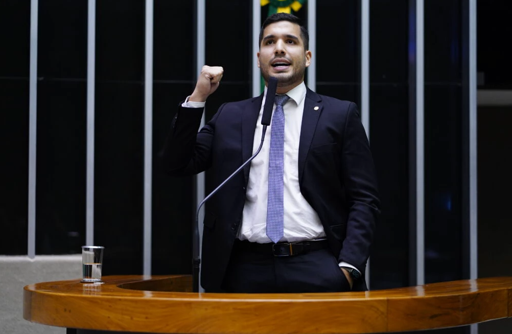 Deputado consegue assinaturas suficientes no Senado para CPMI