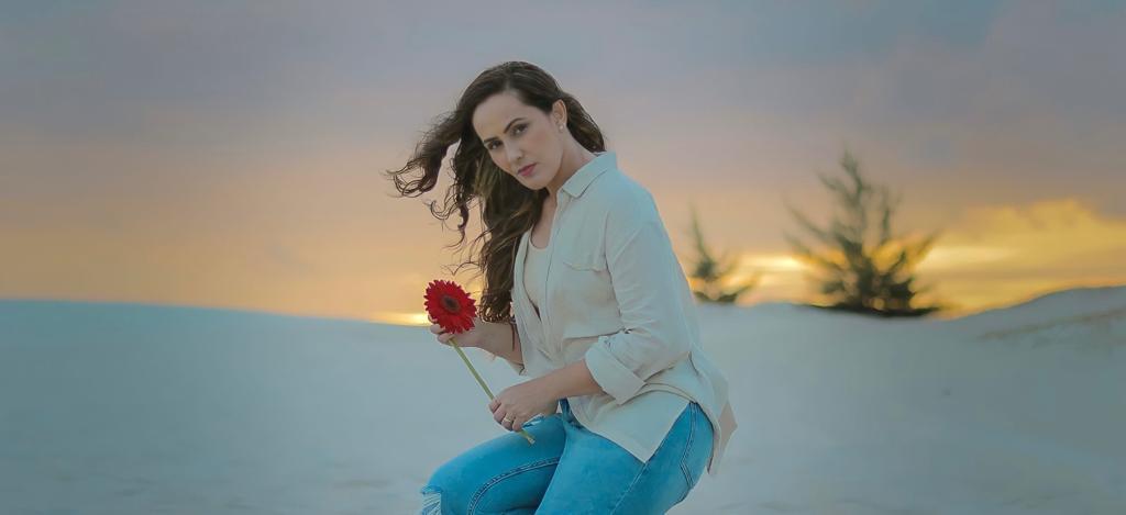 Fabiana Rodrigues lança “Processo”, a voz de Deus para corações aflitos