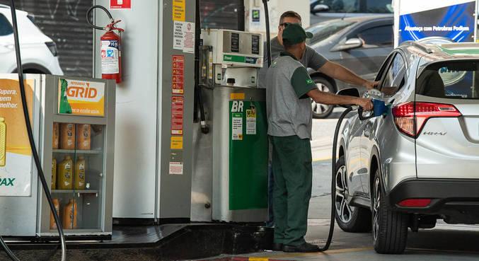 Gasolina vai ficar mais cara com fim da desoneração no fim do mês