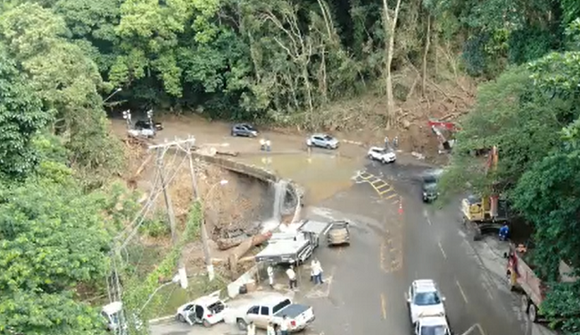 Governado de SP pede que turistas deixem o litoral norte