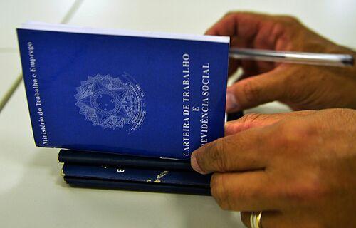 Indústria teve saldo positivo de 251.868 empregos em 2022