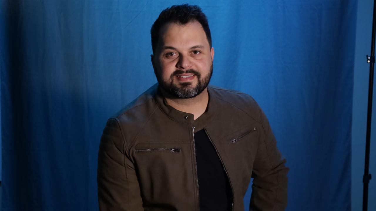 Klebson Kollins lança versão acústica de “Impressionante” pelo Brasas Music