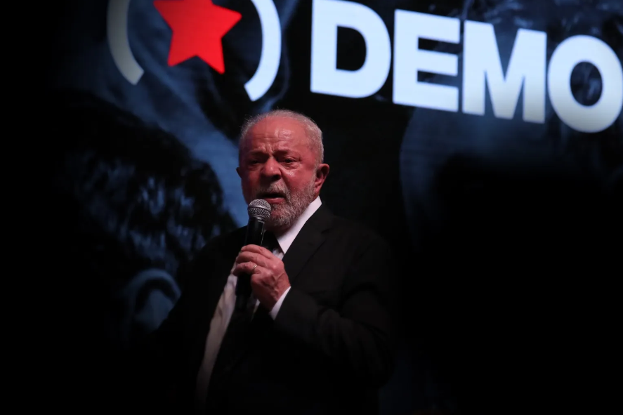 Lula confirma aumento de 18 reais no salário mínimo