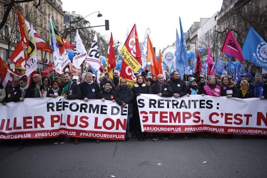 População faz nova greve na França contra governo de Macron