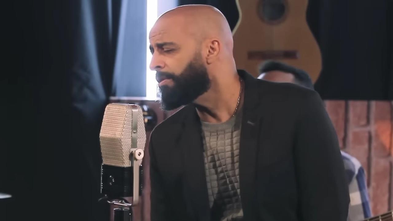 Ronaldo André canta “Sou Conduzido Pelo Senhor” seu novo single