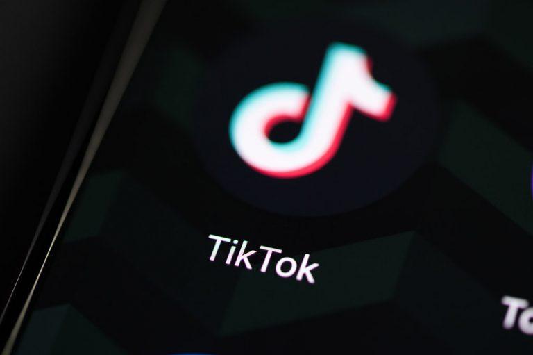 União Europeia proíbe TikTok em celulares de funcionários