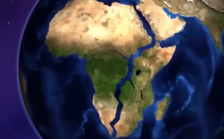 África começa a se dividir e cientistas descobrem formação de novo oceano