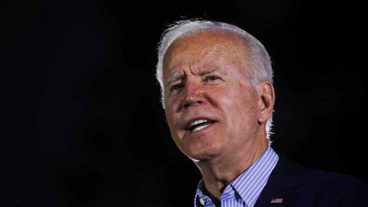 Biden sanciona lei que suspende sigilo de informações sobre origem da COVID-19