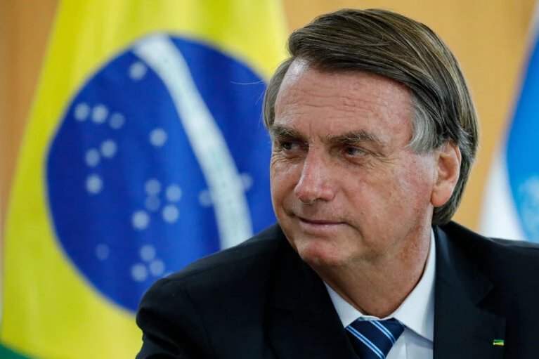Bolsonaro retorna ao Brasil dia 30 de março, confirma PL
