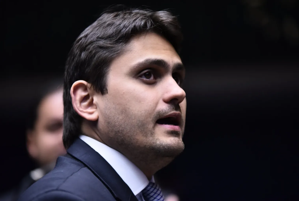 Comissão de Ética da Presidência investigará ministro das Comunicações