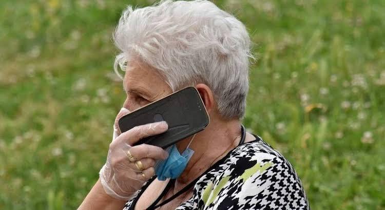 Golpistas usam inteligência artificial para clonar vozes e extorquir dinheiro de vítimas