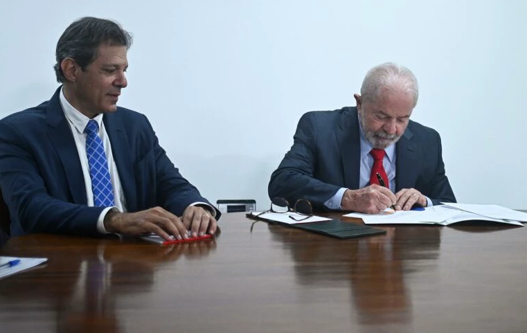 Governo Lula pretende voltar com a cobrança do seguro DPVAT