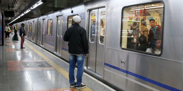 Metroviários de SP aceitam proposta do governo e encerraram greve