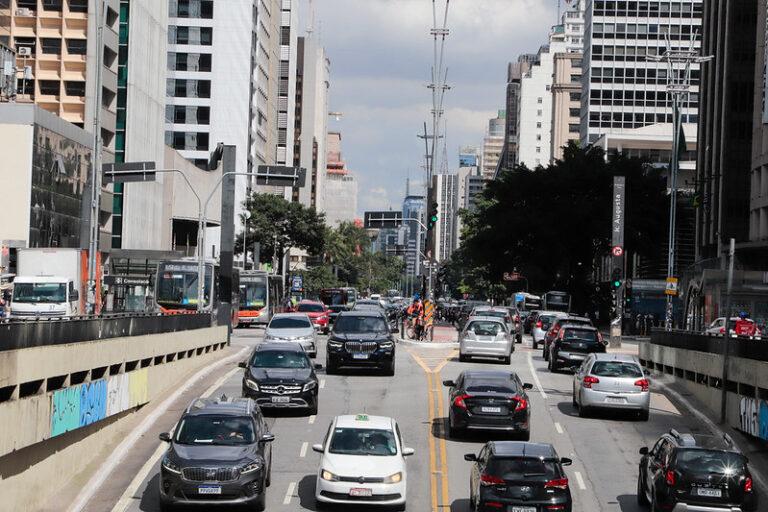 Motoristas de SP passam a ter desconto no pagamento de multas